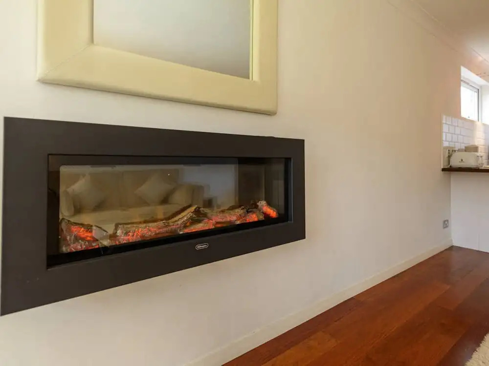 Corrin - Chic 1 Bedroom Apartment