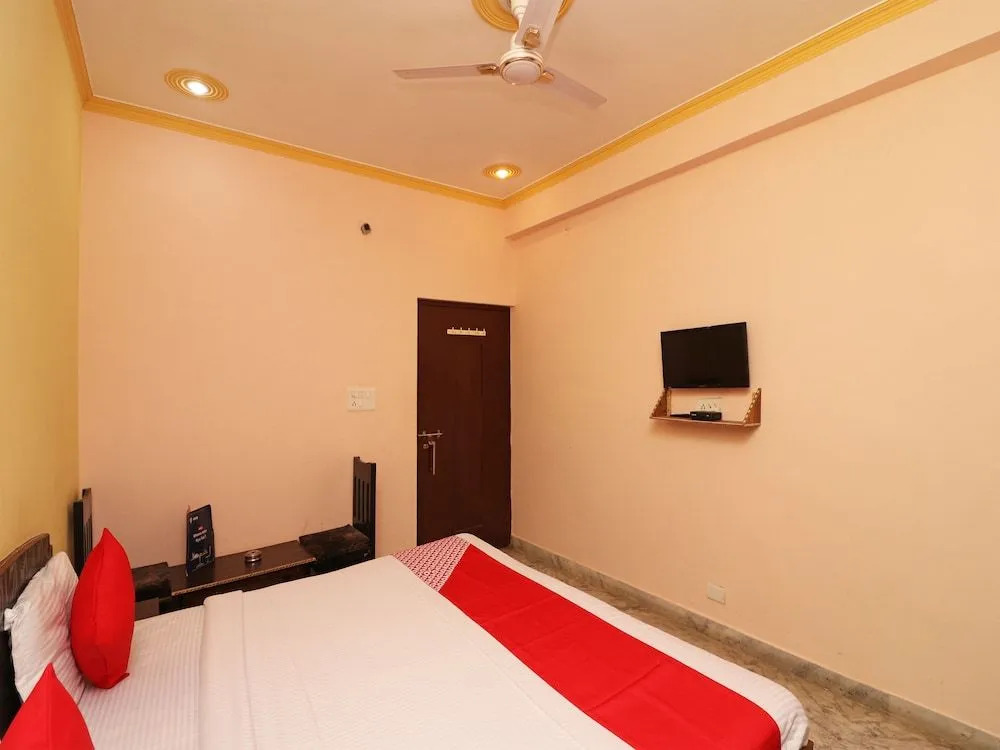Oyo 22015 Hotel Lakshya Palace