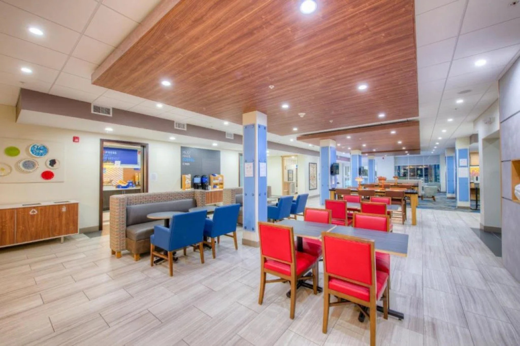 Holiday Inn Express & Suites - Remington by IHG