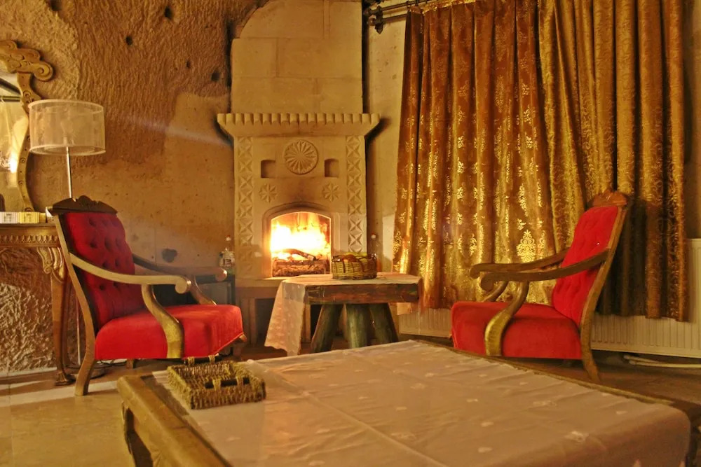Hilem Cave House