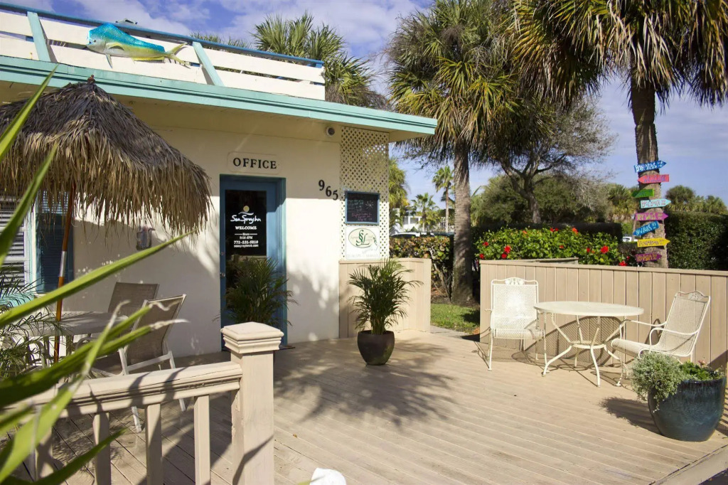 Seaspray Surf Lodge