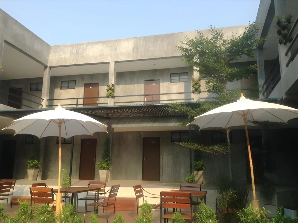 Come Moon Loft Hotel