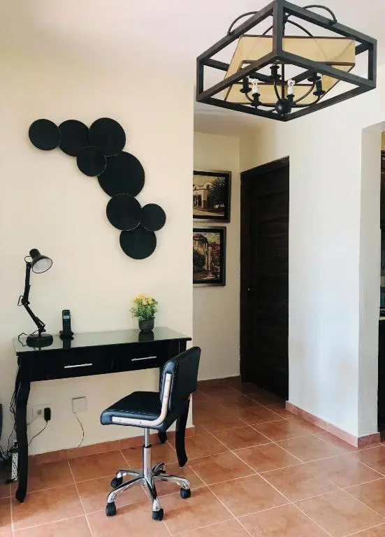 AMPLIO y bello apartamento-ZONA COLONIAL- wifi+balcon+2roons