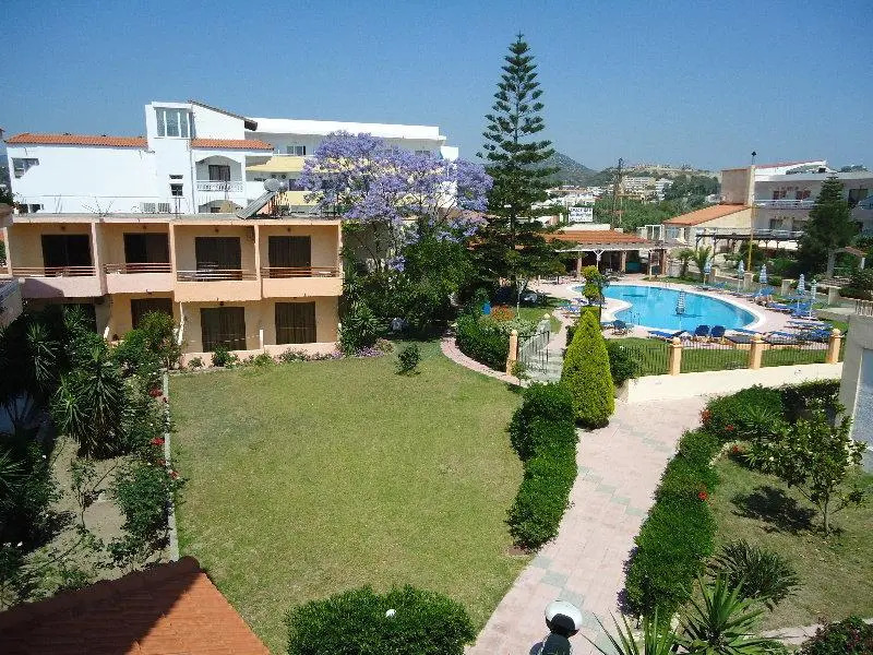 Casa Lyristis