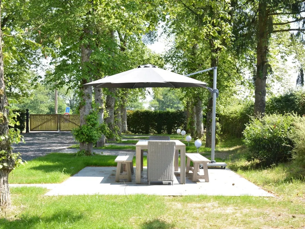 Superb Holiday Home With Garden in Serinchamps