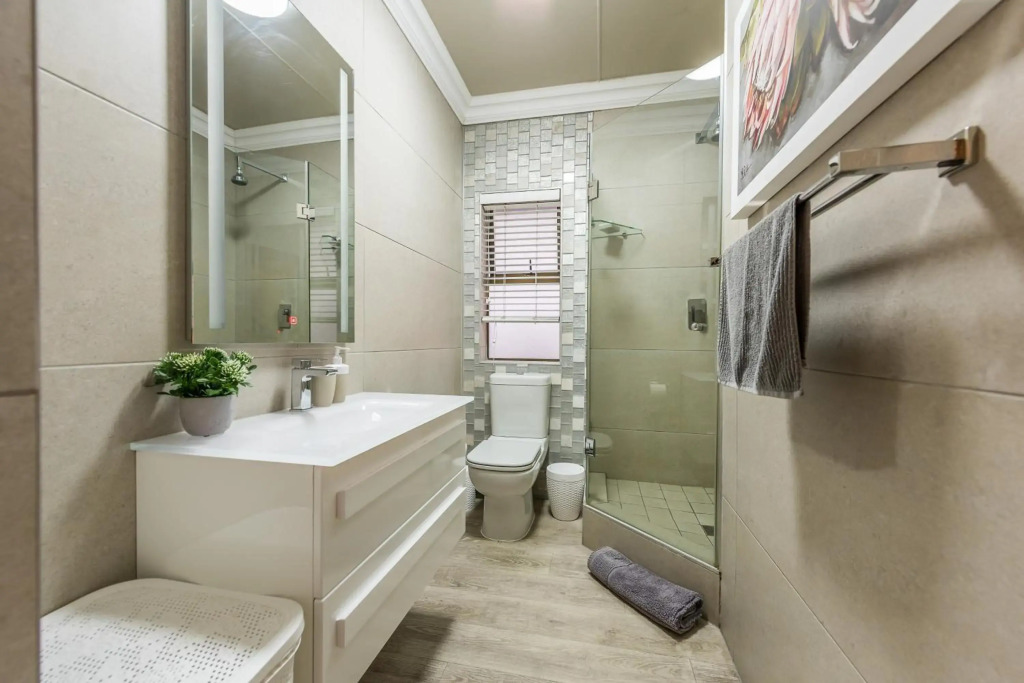 Beacon Wharf , George Hay 6 Seafront Accommodation
