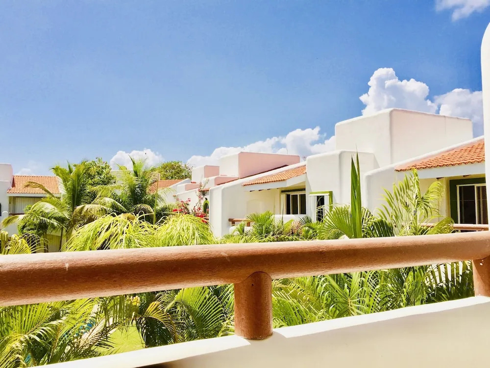 Gorgeous 8 People Economy Villa With Pool Playacar Phase 2