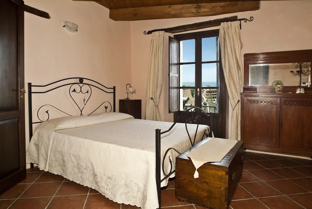 B&B Lavinium