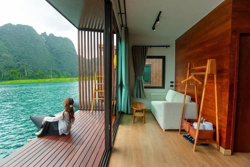 360 issara Floating Resort