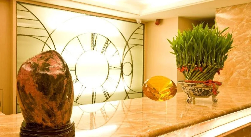 Happy Hotel
