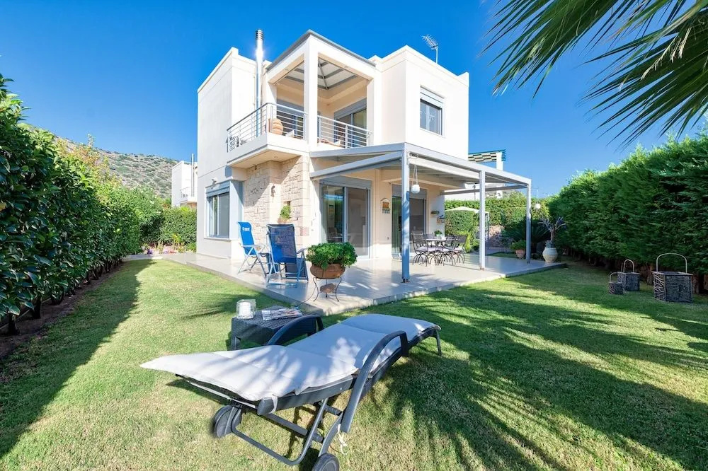 Elegant Maisonette Garden near Beach