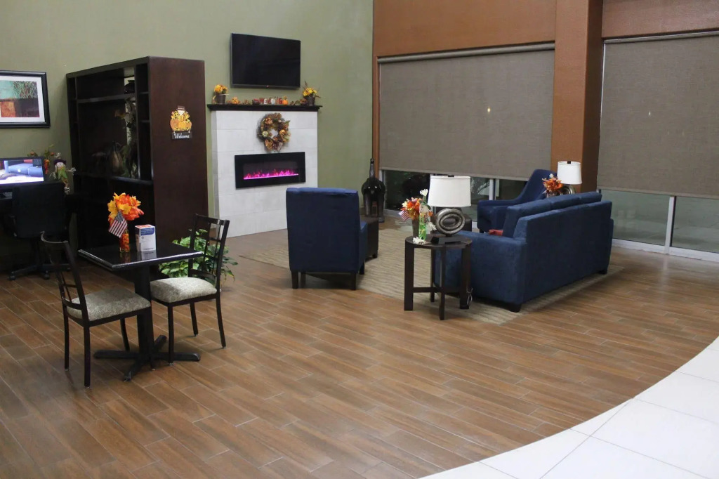 Comfort Suites Waxahachie - Dallas