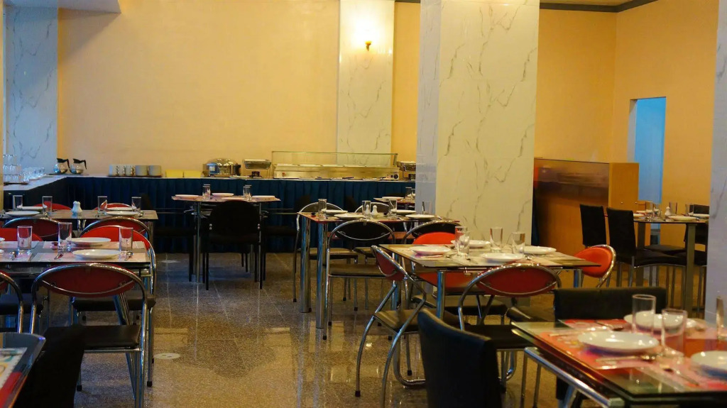 J TWO S Pratunam Hotel