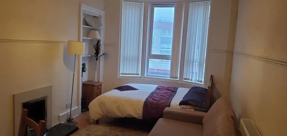 Flat in Glasgow,close to all Local Amenities,