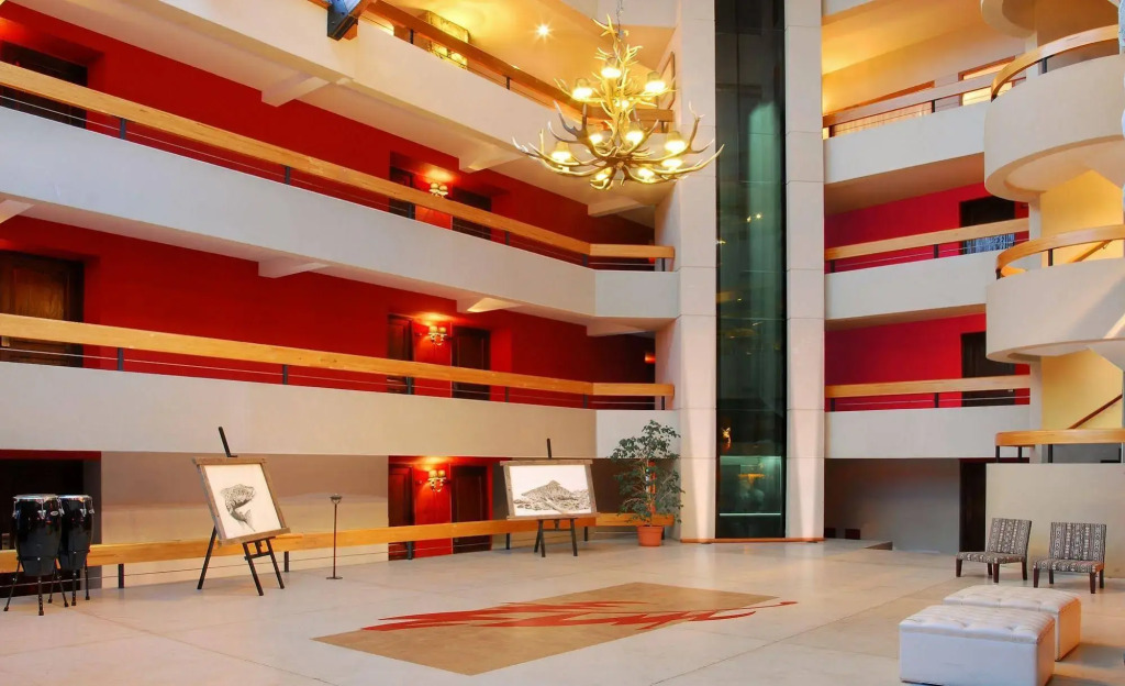 Cacique Inacayal Lake Hotel & Spa