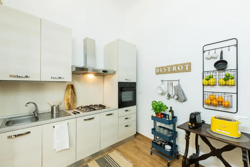 Historic center Palace - Huge 4 bedrooms Santa Croce apartment apartment - AC in all rooms