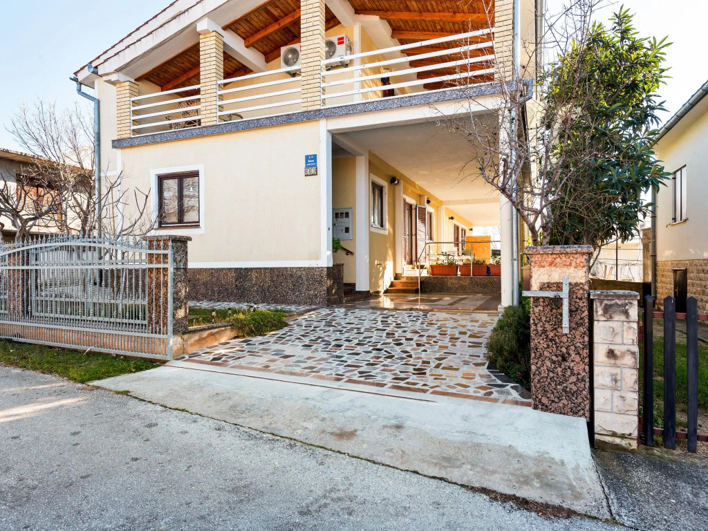 Holiday Home in Jasenice Near Maslenica Beach