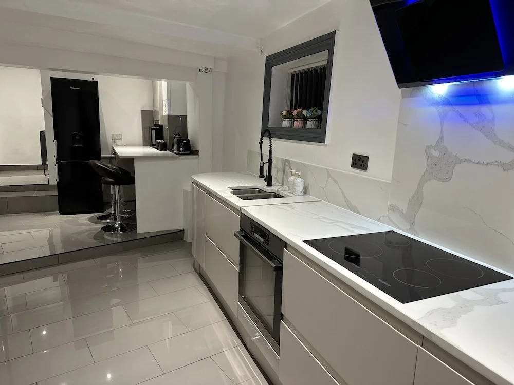 Eliteelegance Suites 2-bed Apartment in Sheffield