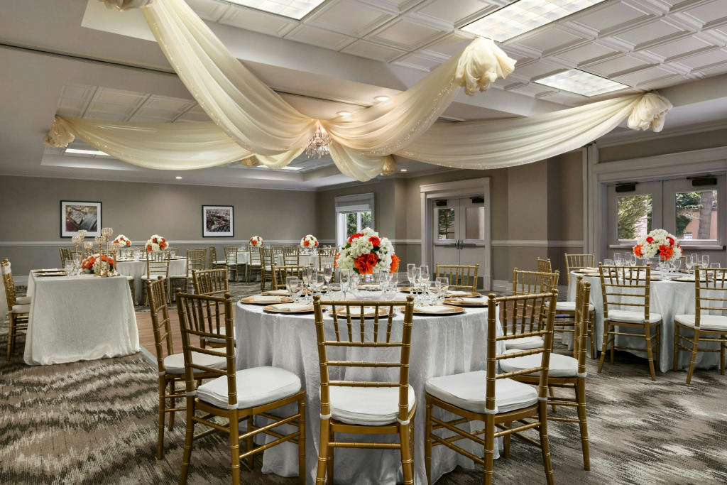 Embassy Suites by Hilton Los Angeles Downey