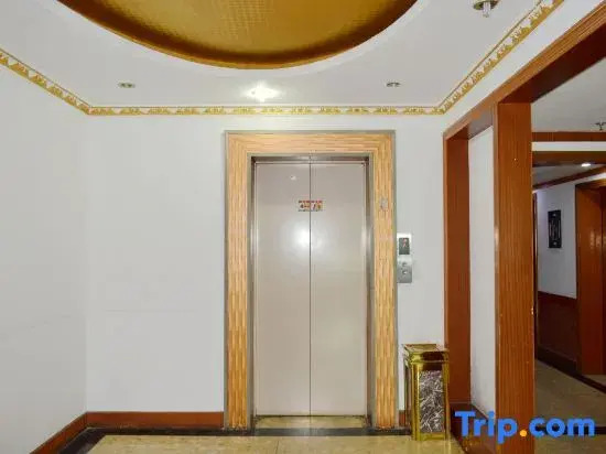 OYO Hangzhou Fengsheng Grand Hotel (Xiaoshan Yaqian Road)