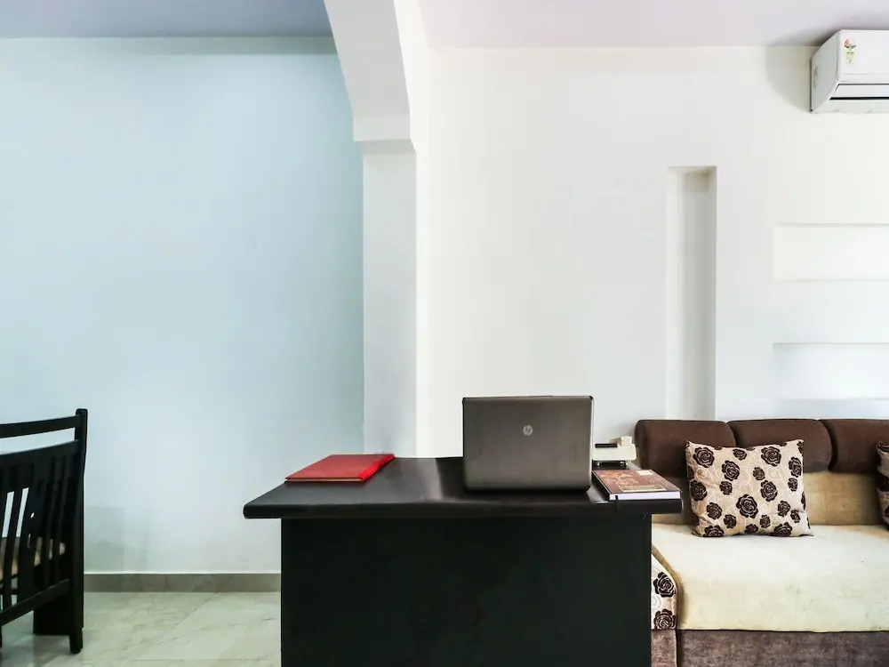 OYO 26863 Raj Villa