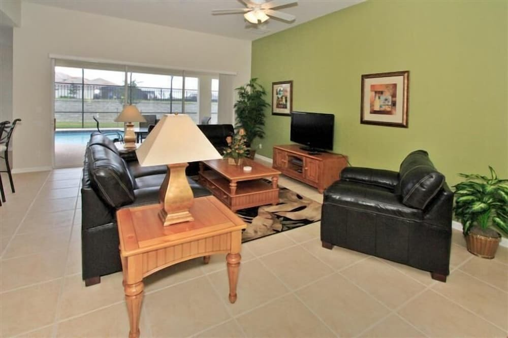 5 BR Teascone Blvd Sleeps 10