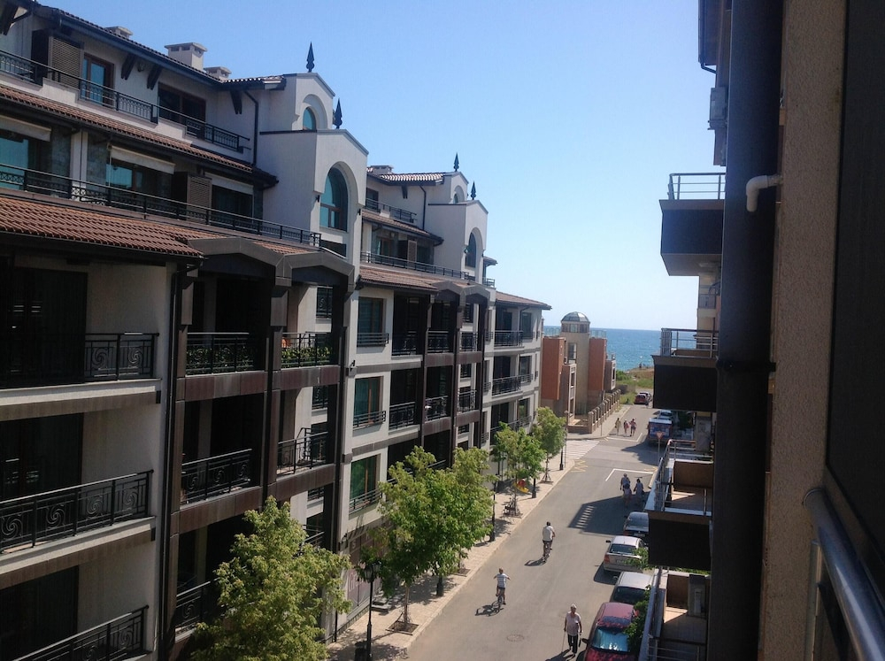 Apartment With 2 Bedrooms in Pomorie, With Terrace and Wifi Near the Beach