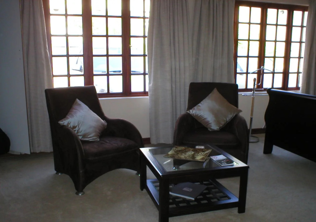 Shangani Lodge