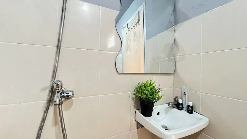 Basic Studio Room Apartment At Green Palm Residence