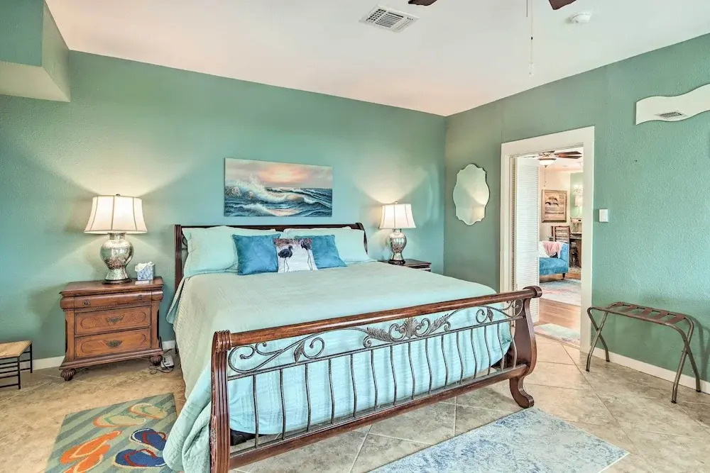 1 Mi to Dtwn Rockport: 'ocean Pearl' House