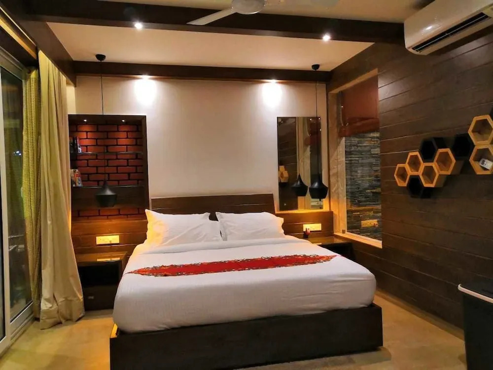 Shivers Oasis Luxury Boutique Resort