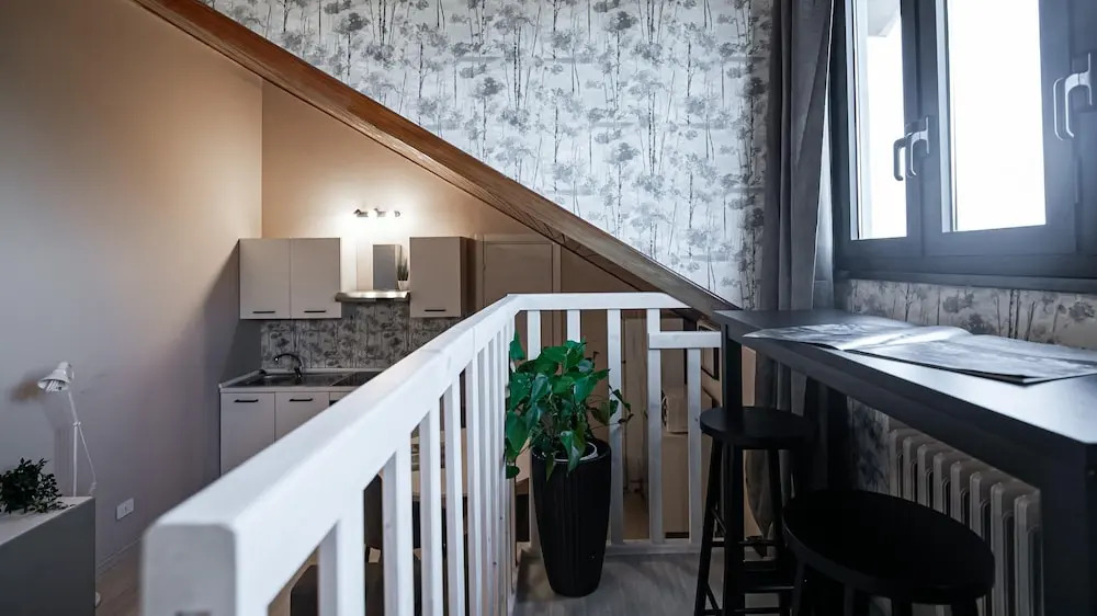 Rovani 14 in Monza With 1 Bedrooms and 1 Bathrooms