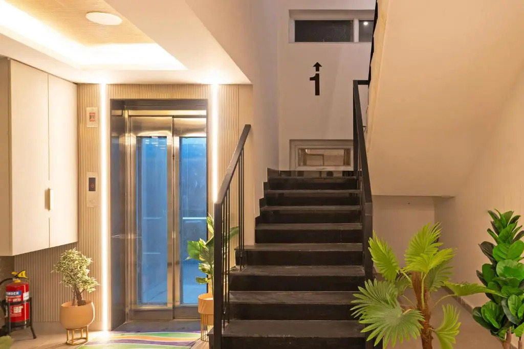 Treebo Premium Hydotel, Hi-Tech City