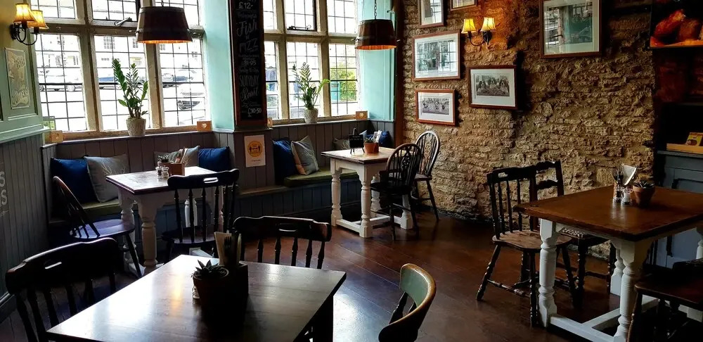 The Kings Arms Hotel