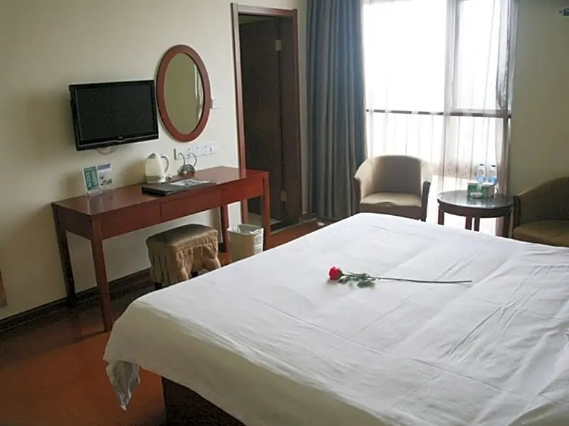 GreenTree Inn Jiangsu Yangzhou South Yangtze River Road University City Express Hotel