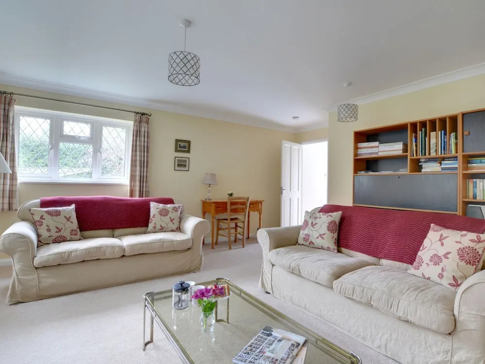 Romantic 1-bedroom Holiday Home in Goudhurst With Garden