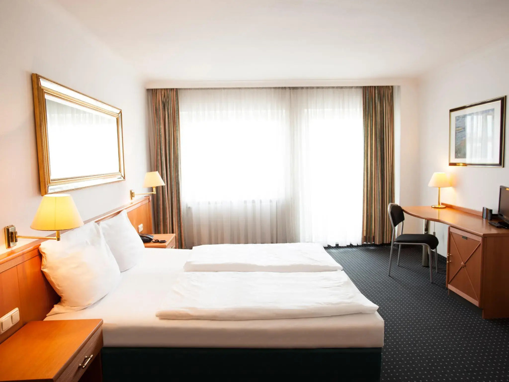 Hansadom Hotel Köln Central by Mayburgh