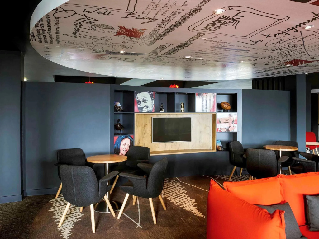 ibis Swansea