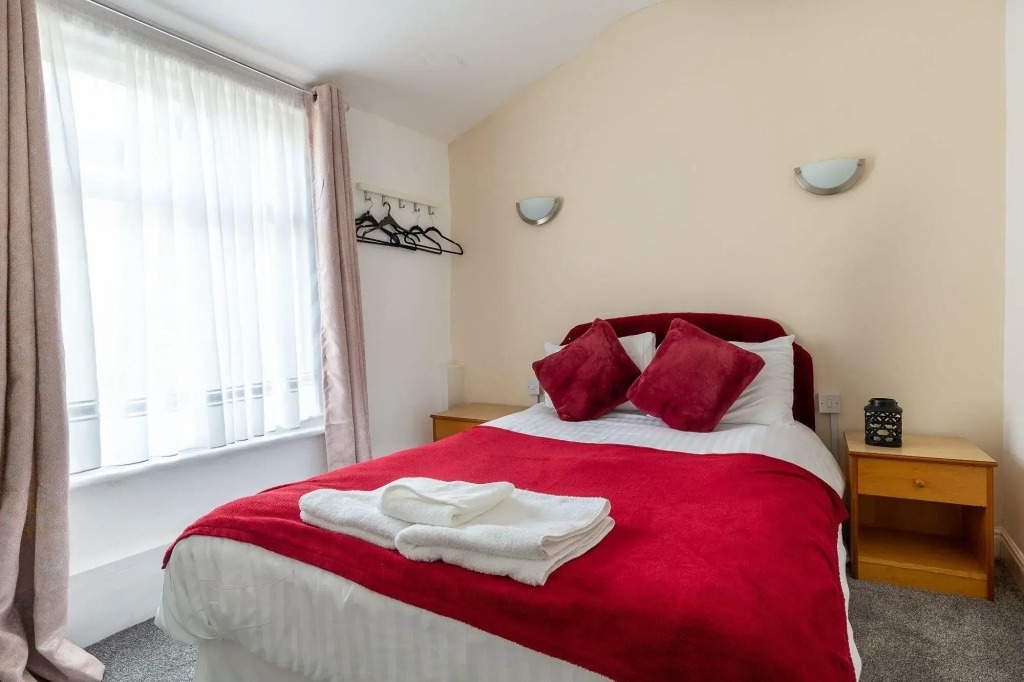 Holmsdale Hotel