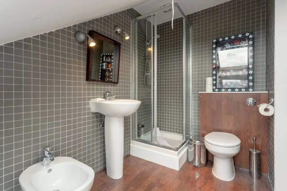 2 Bedroom Home in White City Shepherds Bush