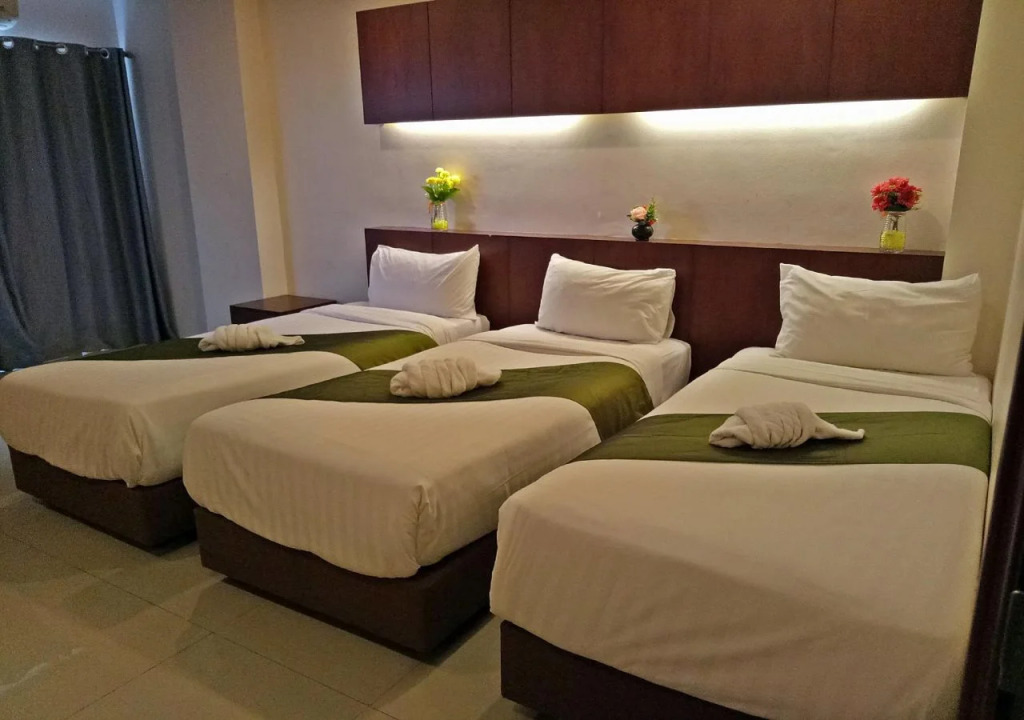 7 Sky Residency