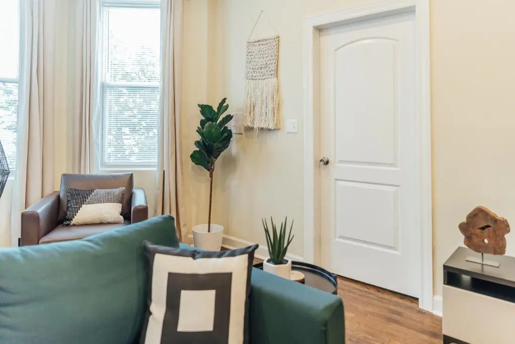 Spacious and Airy Apartment for Big Groups!
