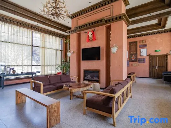 Immersing Hotel (Wenchuan Wolong Shoumoren)