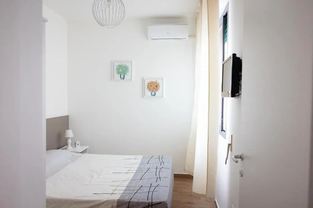 Alessandro House