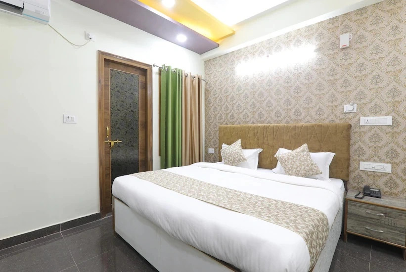 Hotel Aman Residency