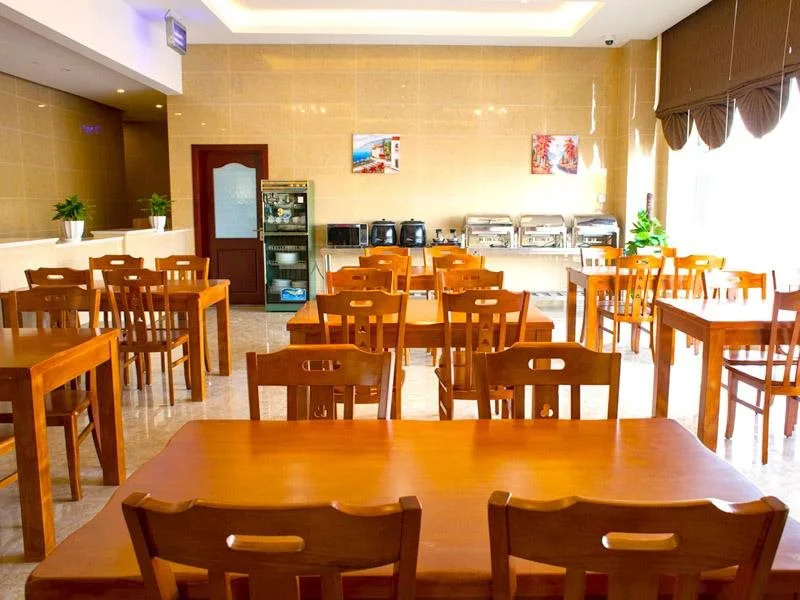 GreenTree Inn Shanghai Songjiang Dongjing Tongle Road Happy Valley Bus