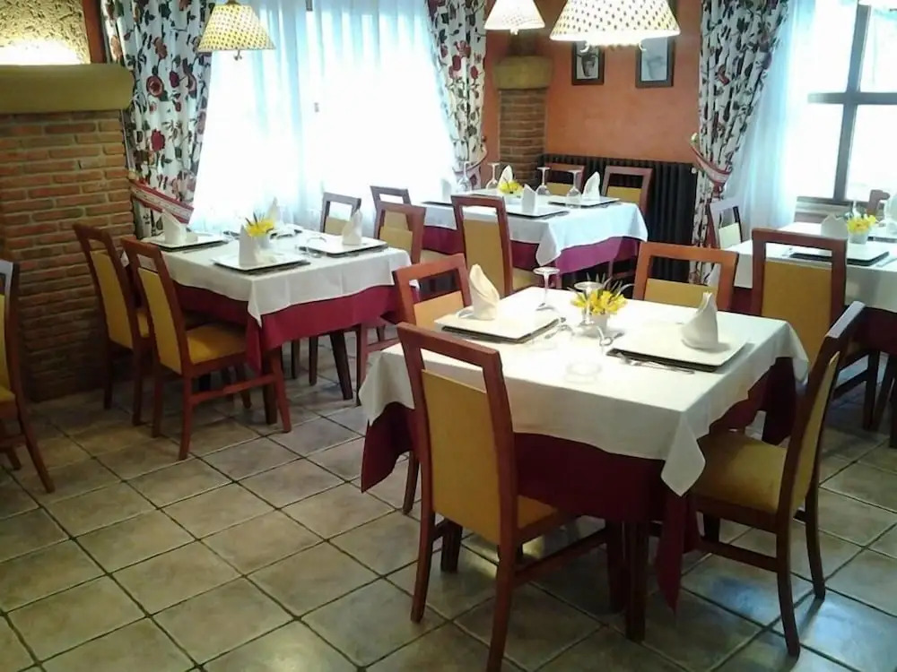 Hostal Restaurante Tanis