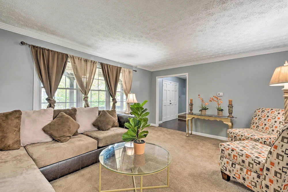 Charming Marietta Home ~ 7 Mi to Downtown!