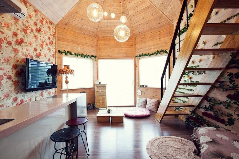 Albescent Poolvilla