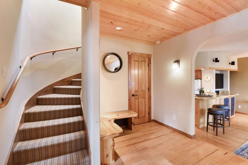 Lodgepole Lair 2 Bedroom Cabin by Redawning